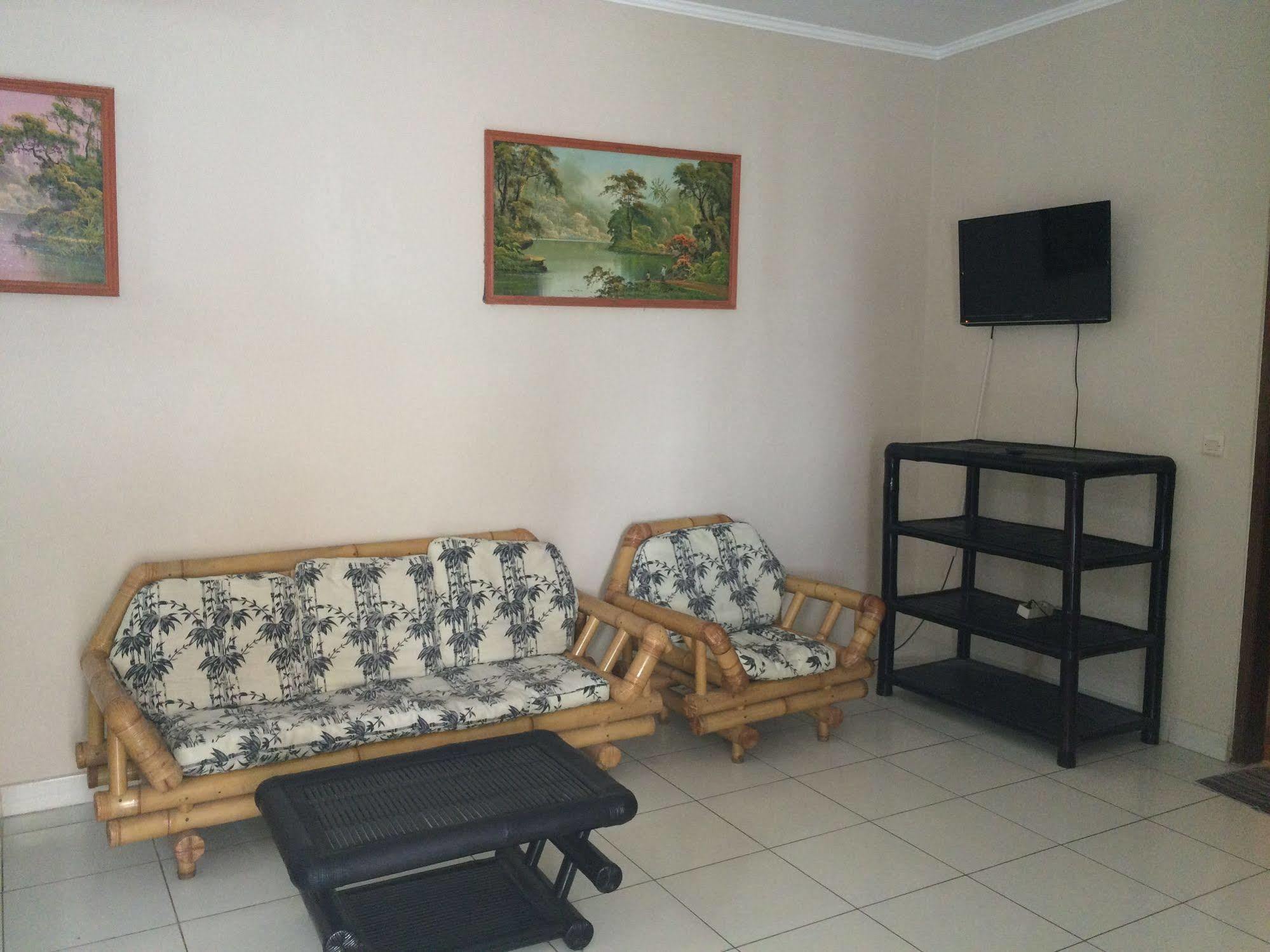Secret Garden Inn Кута Екстер'єр фото