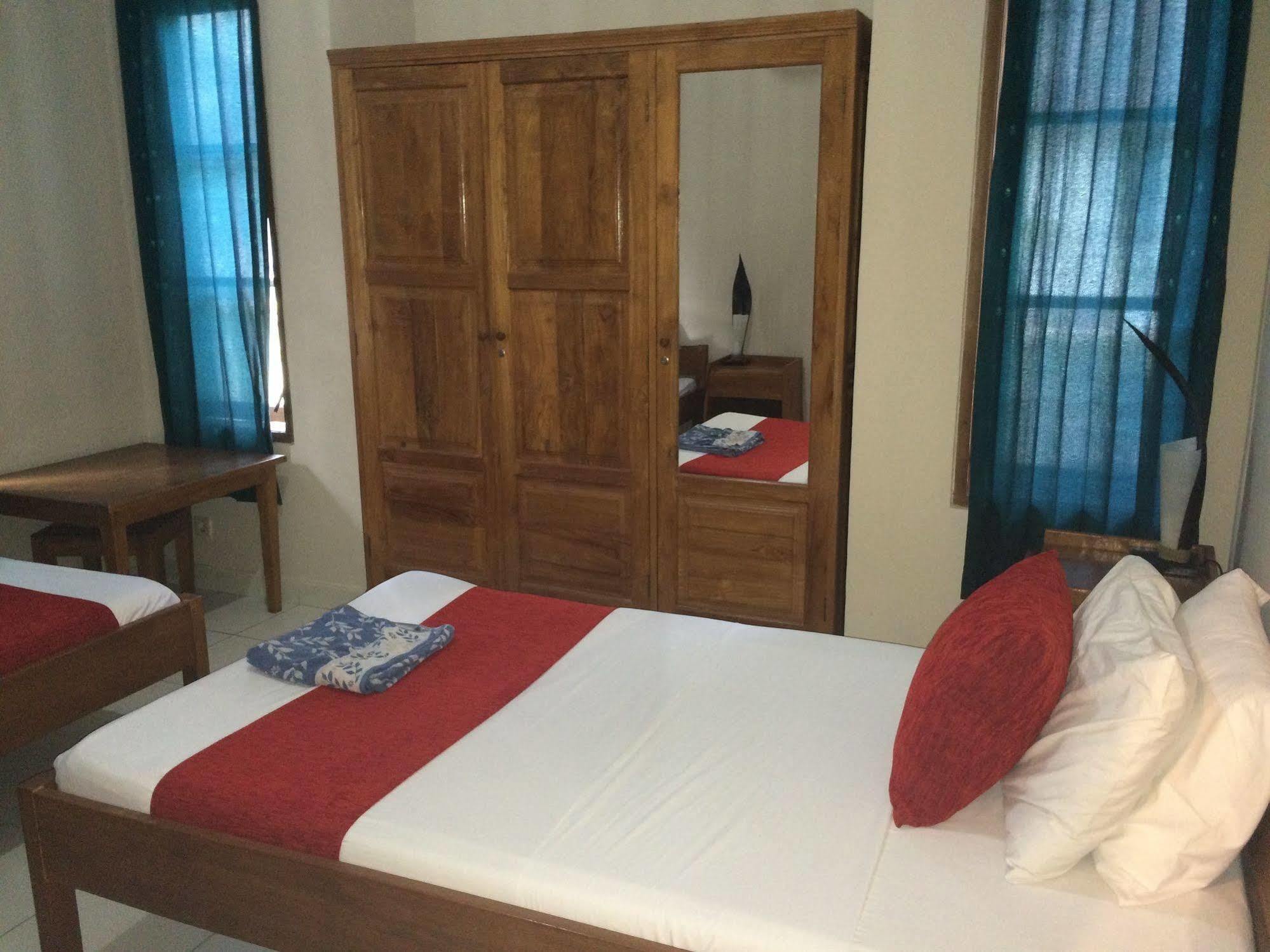 Secret Garden Inn Кута Екстер'єр фото