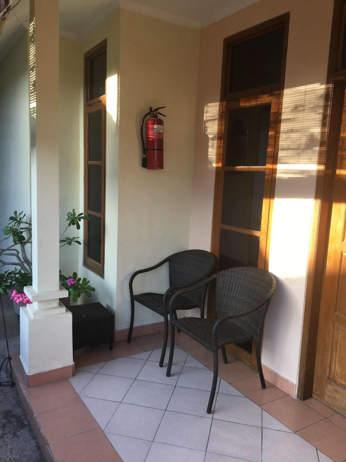 Secret Garden Inn Кута Екстер'єр фото