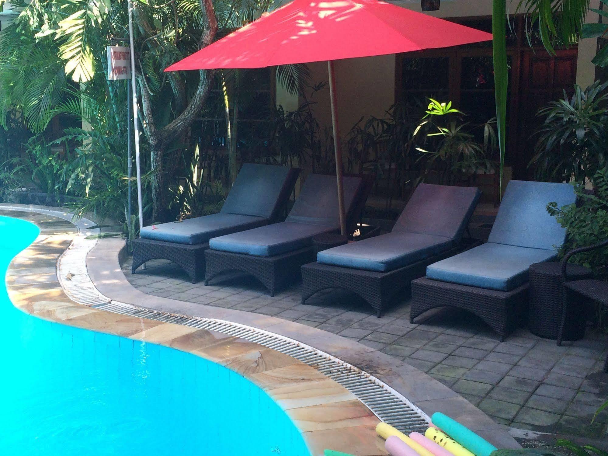 Secret Garden Inn Кута Екстер'єр фото