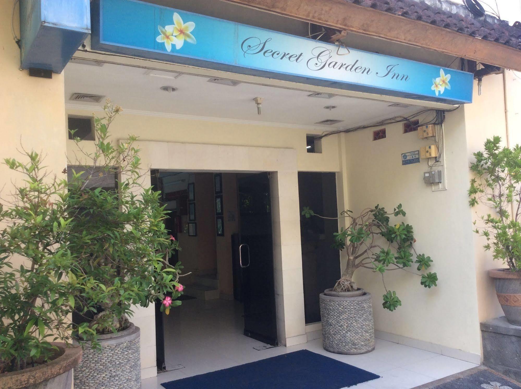 Secret Garden Inn Кута Екстер'єр фото