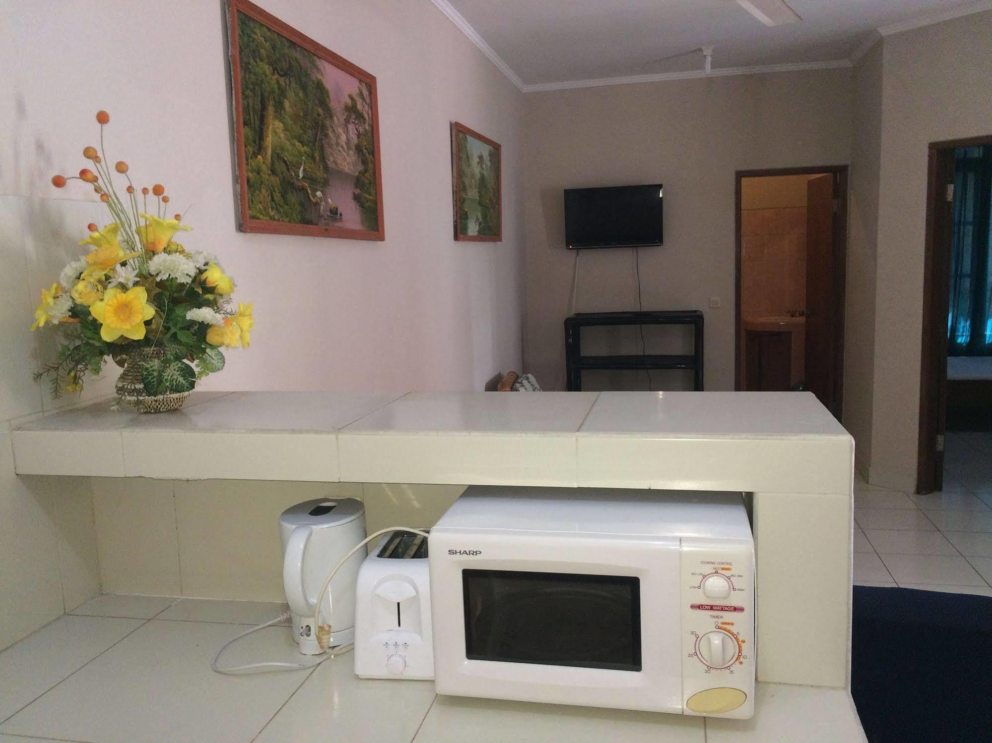 Secret Garden Inn Кута Екстер'єр фото